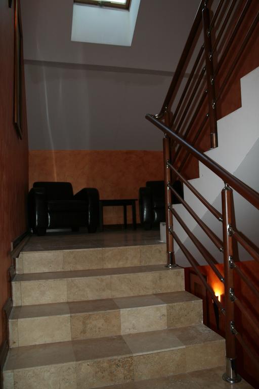 Hotel Tenishouse Marki  Bagian luar foto