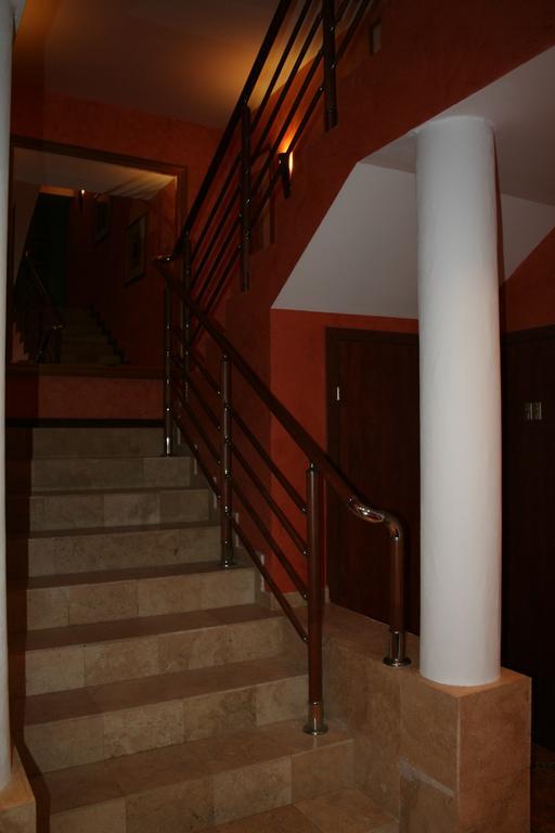 Hotel Tenishouse Marki  Bagian luar foto