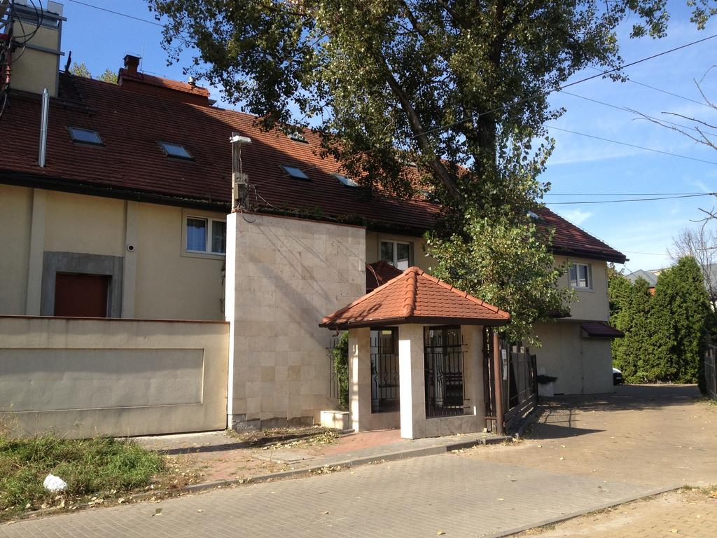 Hotel Tenishouse Marki  Bagian luar foto