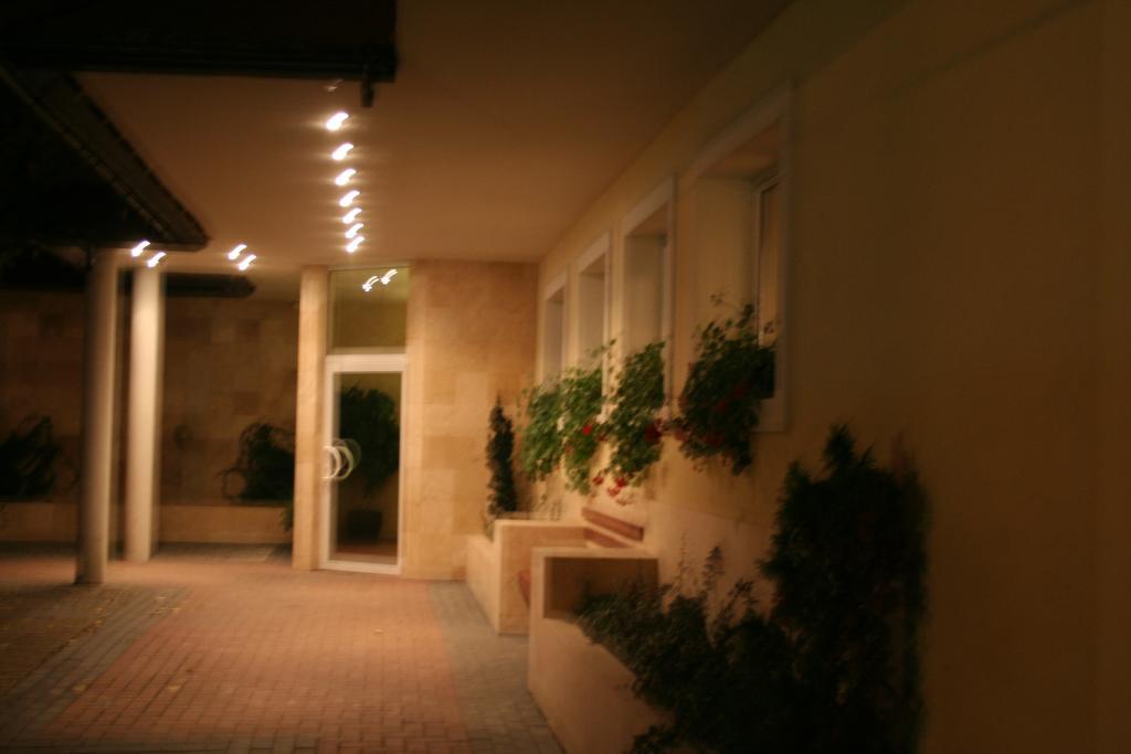 Hotel Tenishouse Marki  Bagian luar foto