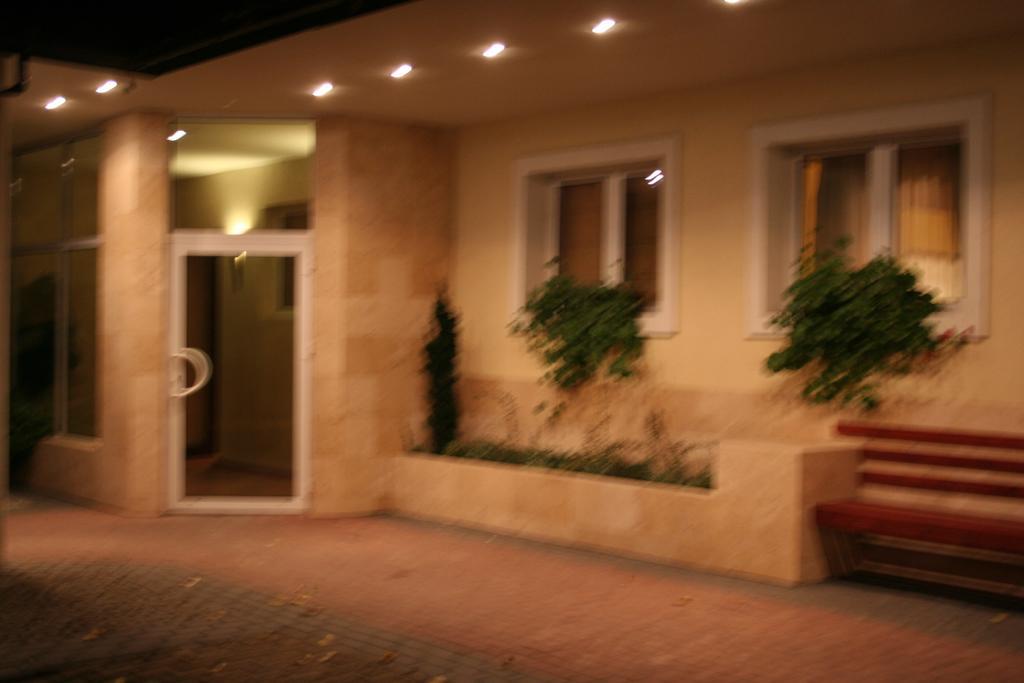Hotel Tenishouse Marki  Bagian luar foto