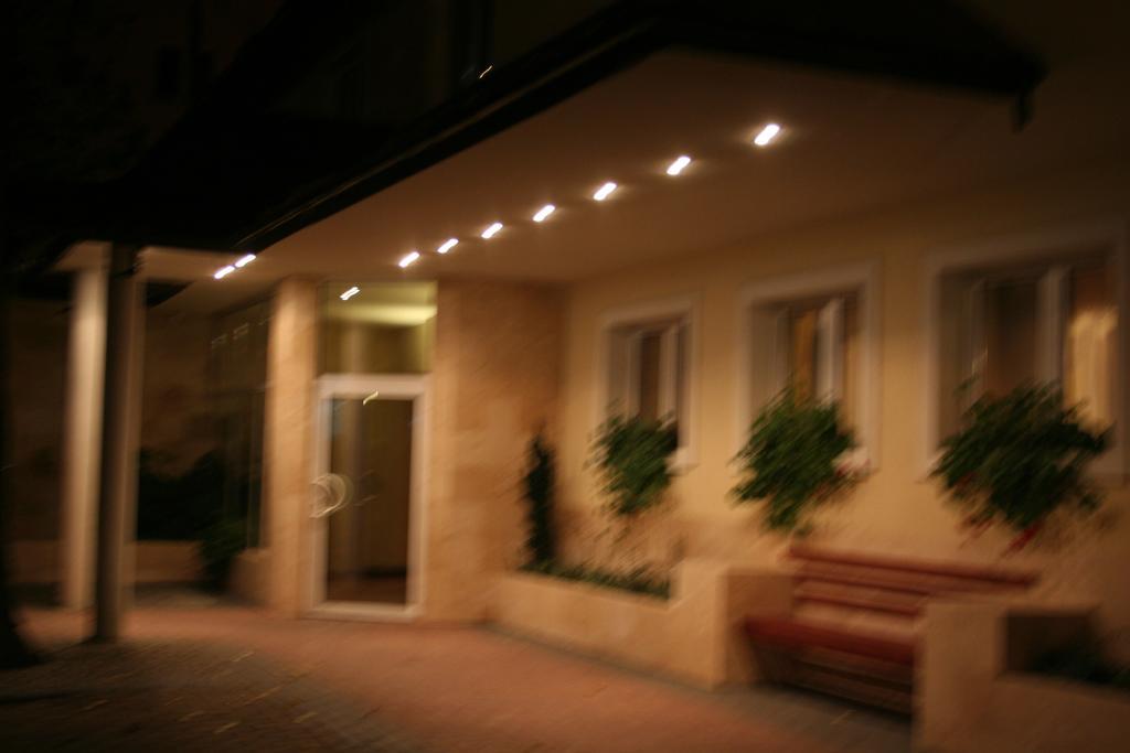 Hotel Tenishouse Marki  Bagian luar foto