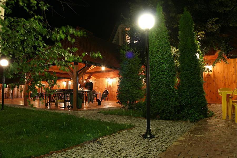 Hotel Tenishouse Marki  Bagian luar foto